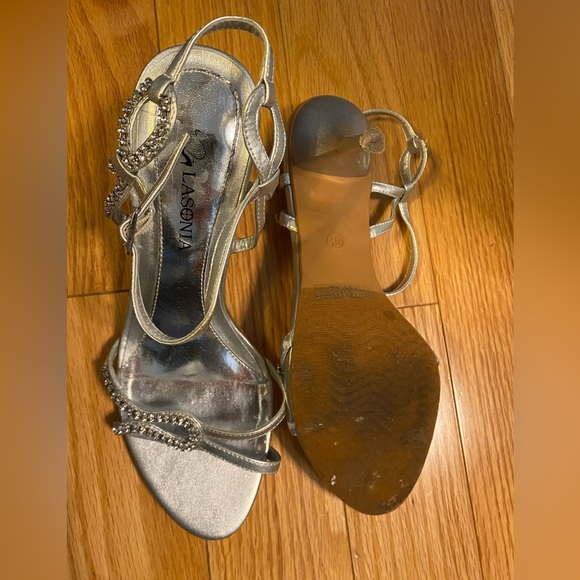 Gorgeous Silver Heels - Picture 3 of 3